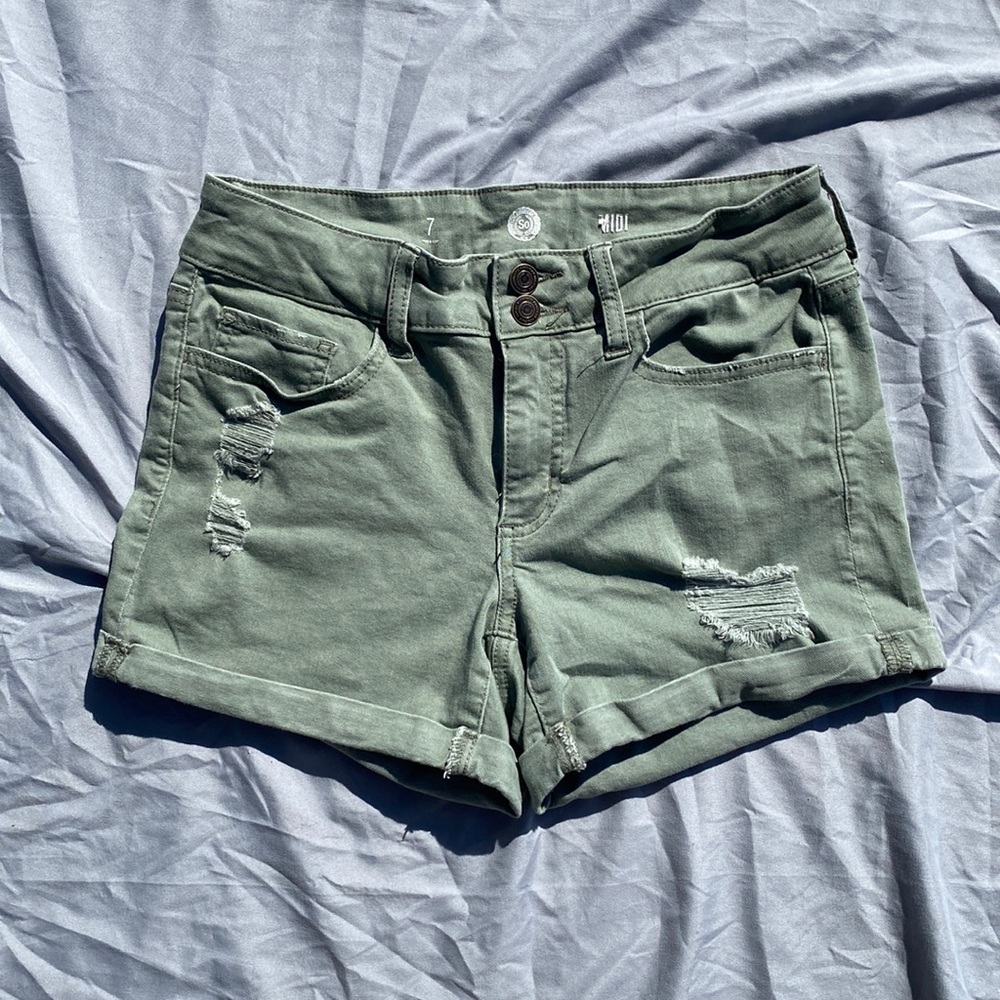 Junior’s Olive Green Distressed Jean Shorts | S:7 | Authentic American Heritage